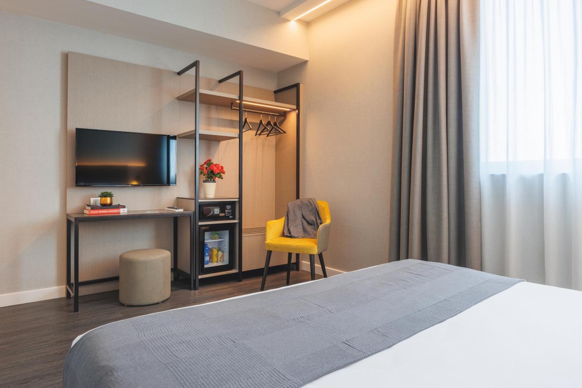 Ih Hotels Milano Centrale Exteriör bild